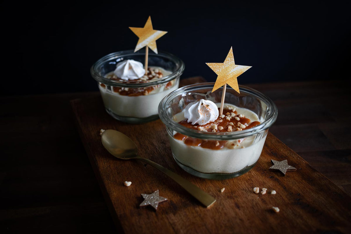 Perfektes Silvester-Dessert: Rezept für Vanille Panna Cotta mit Karamellsoße