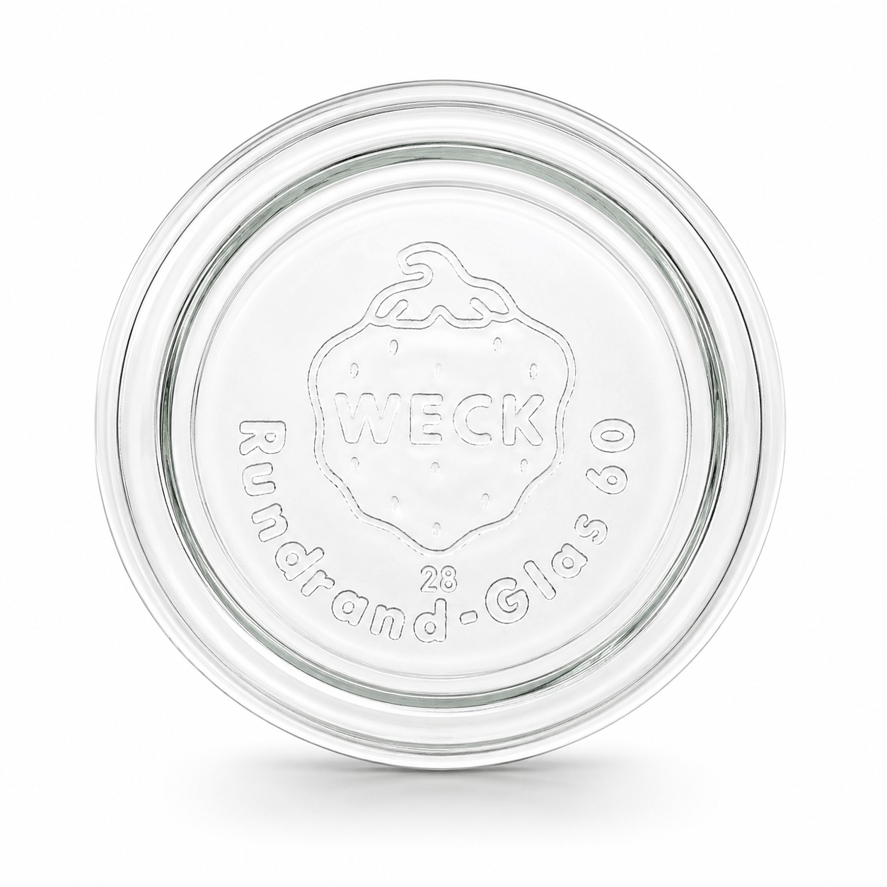 Aufrecht stehender WECK-Glasdeckel RR60 aus klarem Glas mit geprägtem Erdbeerlogo, WECK-Schriftzug und Rundrand-Glas-60-Prägung.