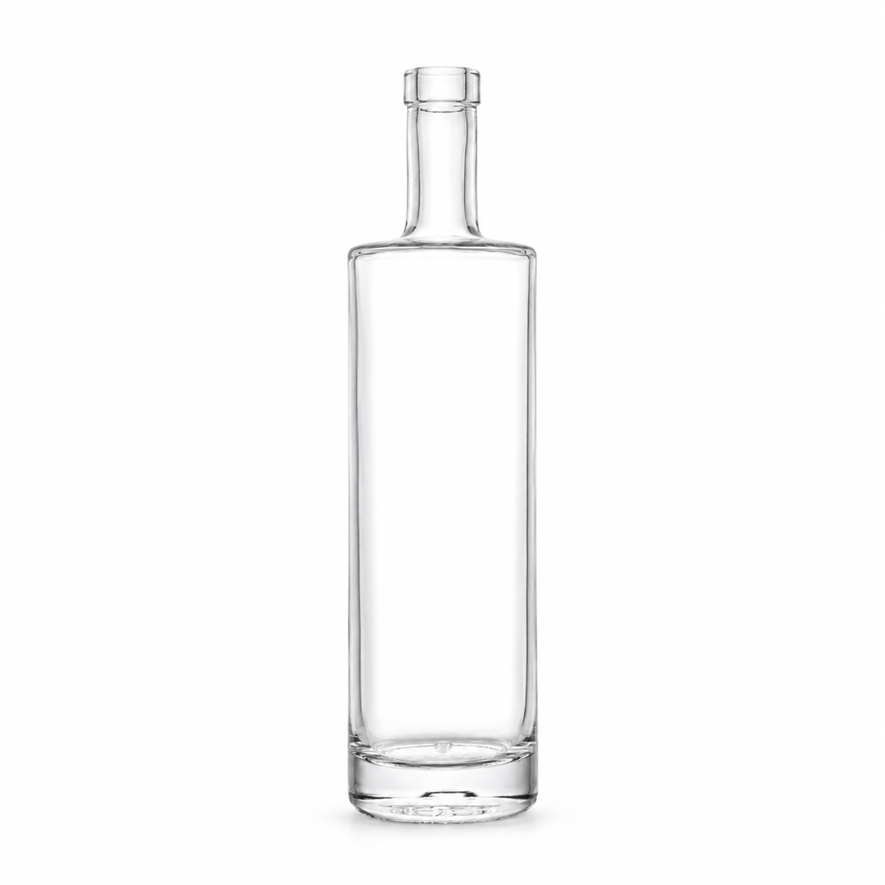 Freigestellte, klare 700-ml-Jasminflasche mit hohem zylindrischem Körper, kurzem Hals, schmaler Mündung und massivem Glasboden auf weißem Hintergrund