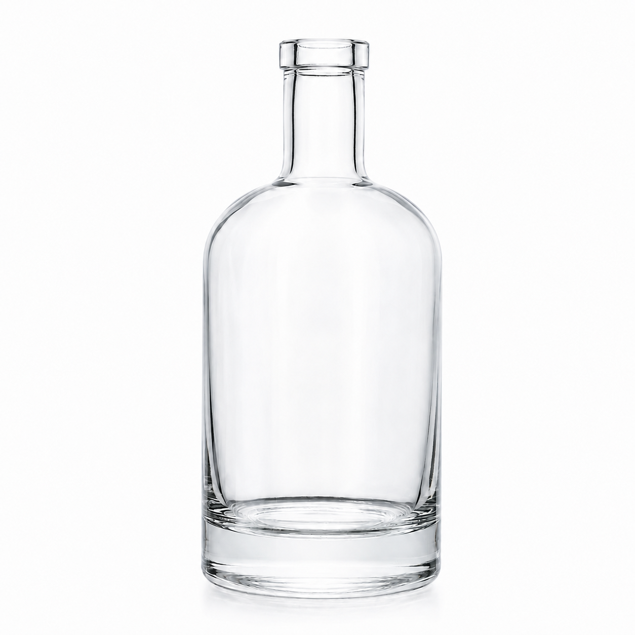 Freigestellte, klare Glasflasche mit rundem Körper, kurzen geraden Hals und massivem Glasboden, mittig auf weißem Hintergrund dargestellt.